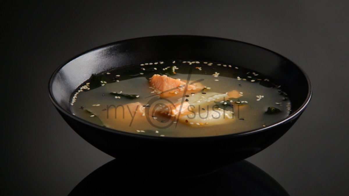 Супы. Суп на черном фоне. Уха. Мисо суп геншин. Суп уха.