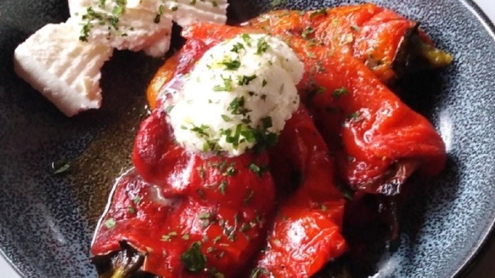Pečena paprika sa kajmakom